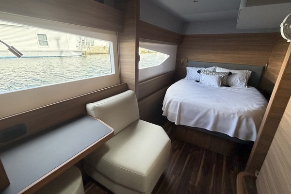 54ft Aquila Yacht For Sale