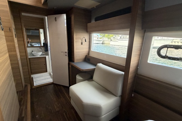 54ft Aquila Yacht For Sale