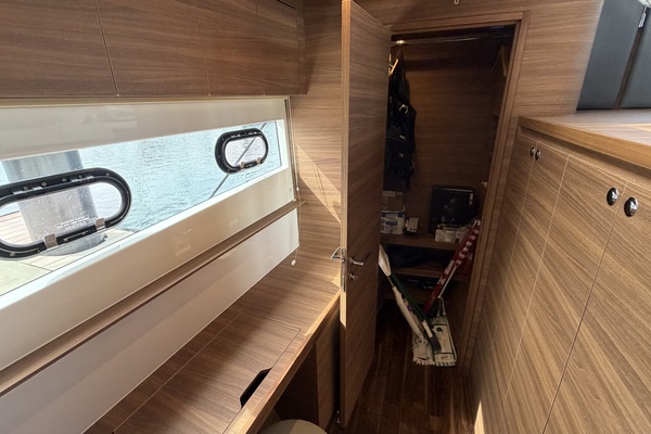 54ft Aquila Yacht For Sale