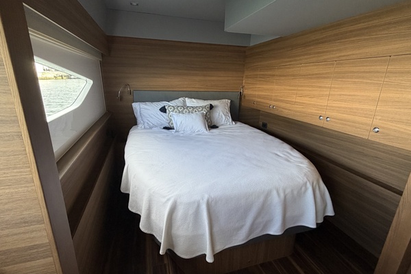 54ft Aquila Yacht For Sale
