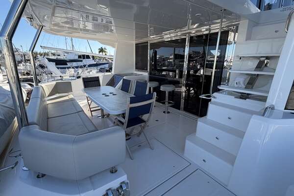 Aquila 54 ENCLOSED BRIDGE Yacht For Sale