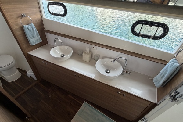 54ft Aquila Yacht For Sale