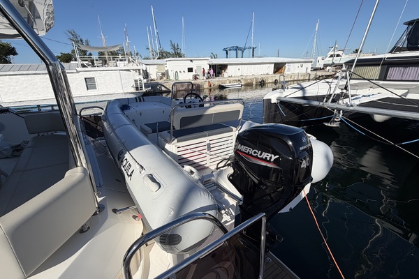 54ft Aquila Yacht For Sale