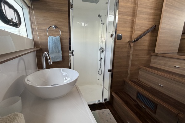 54ft Aquila Yacht For Sale