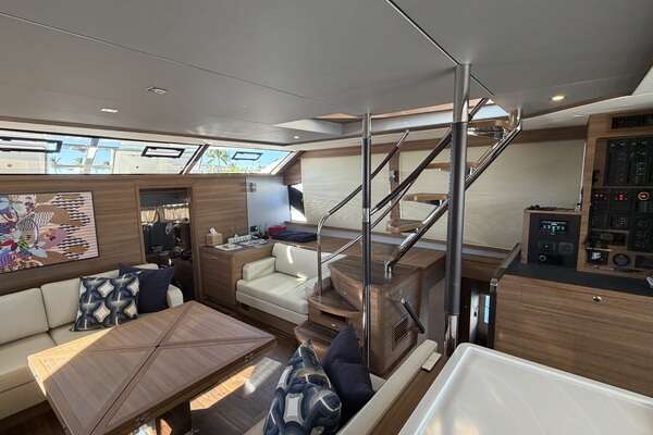 Aquila 54 ENCLOSED BRIDGE Yacht For Sale