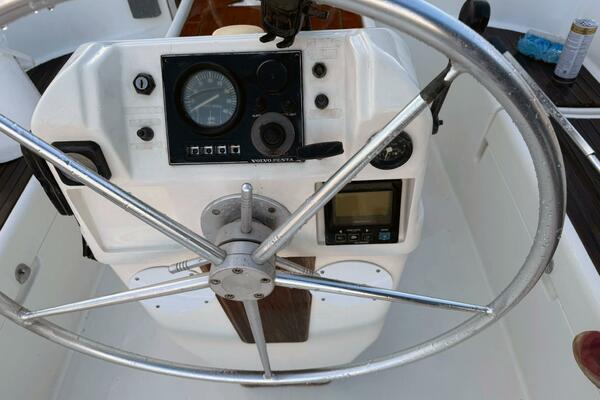 Wildflower 37ft Beneteau Yacht For Sale