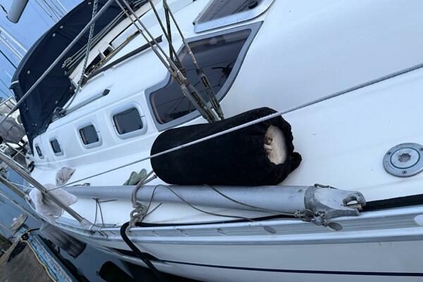 Wildflower 37ft Beneteau Yacht For Sale