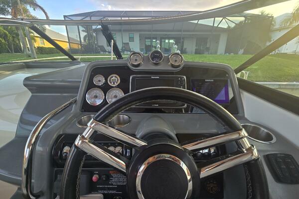 Fly Me 31ft Formula Yacht For Sale