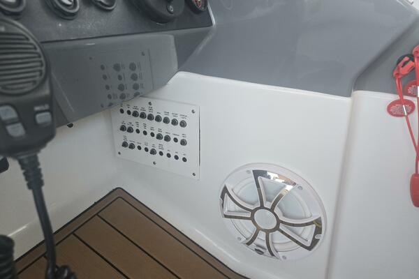 Fly Me 31ft Formula Yacht For Sale