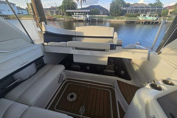 Fly Me 31ft Formula Yacht For Sale