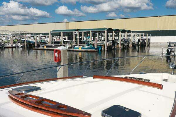 Chris-Craft  Yacht For Sale