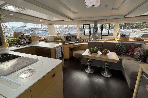 Fountaine Pajot Astrea 42 Yacht For Sale