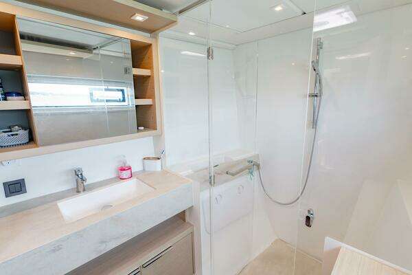 Lagoon 46 Yacht For Sale