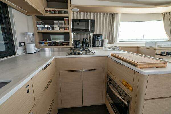 Lagoon 46 Yacht For Sale