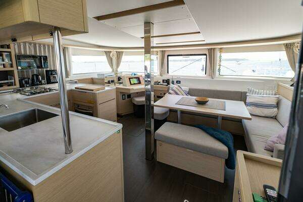 Lagoon 46 Yacht For Sale