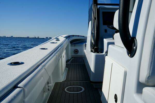 Yellowfin 32 Offshore Yacht For Sale