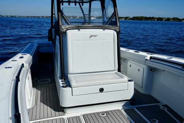 Yellowfin 32 Luhn 32- Center Console