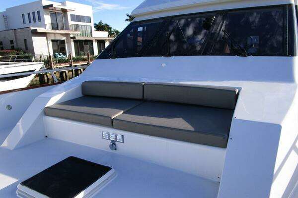 Viking Cockpit Motor Yacht Yacht For Sale