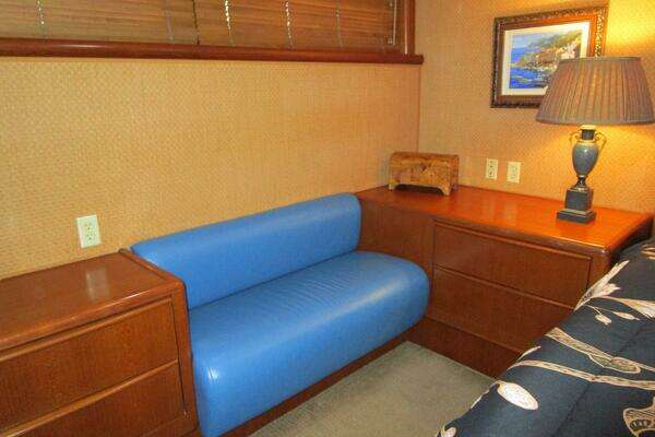 Viking Cockpit Motor Yacht Yacht For Sale