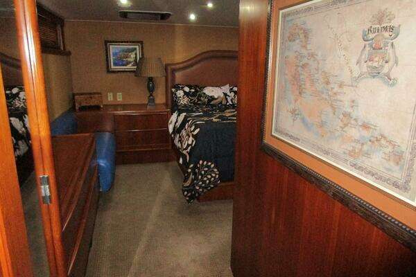 Viking Cockpit Motor Yacht Yacht For Sale