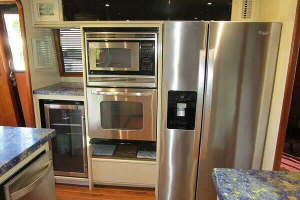 Viking Cockpit Motor Yacht Yacht For Sale