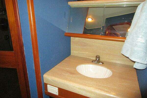 Viking Cockpit Motor Yacht Yacht For Sale