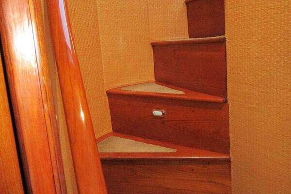 Viking Cockpit Motor Yacht Yacht For Sale