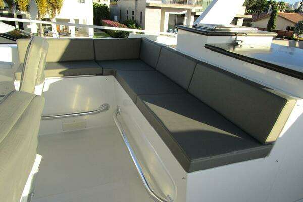 Viking Cockpit Motor Yacht Yacht For Sale