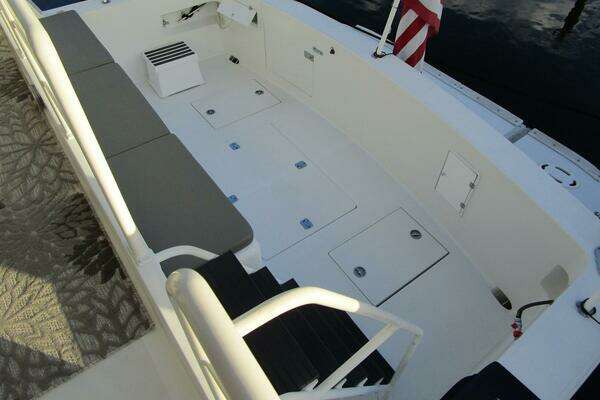 Viking Cockpit Motor Yacht Yacht For Sale