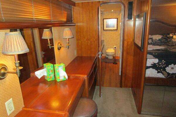 Viking Cockpit Motor Yacht Yacht For Sale