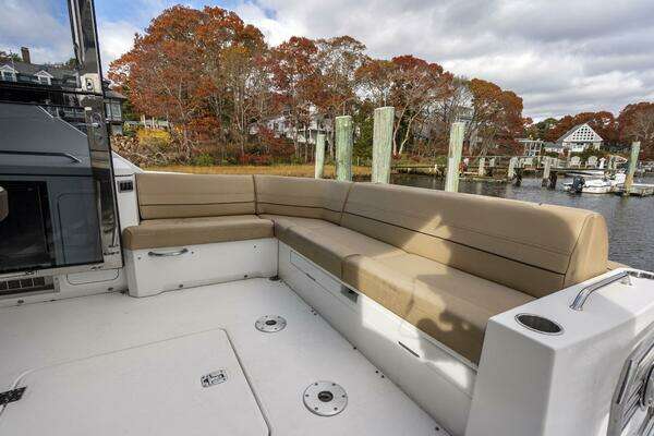 Cruisers Yachts  Yacht For Sale