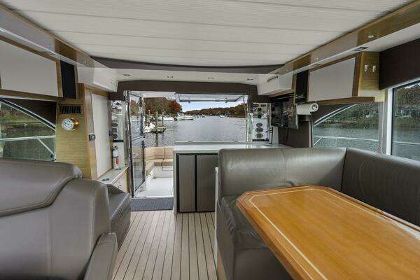 Cruisers Yachts  Yacht For Sale