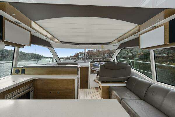 Cruisers Yachts  Yacht For Sale
