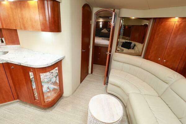Cruisers 520 Express Yacht For Sale