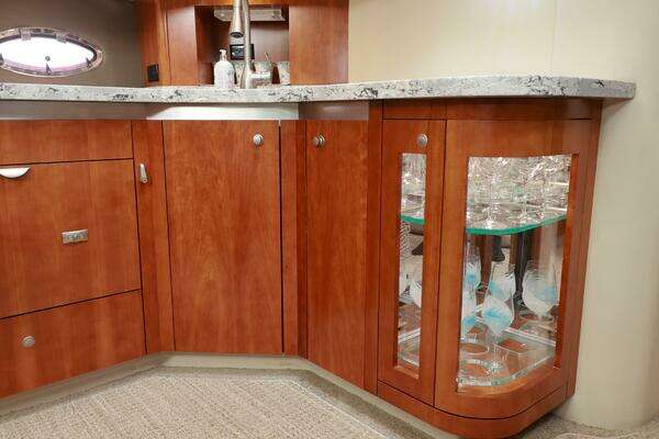 Cruisers 520 Express Yacht For Sale