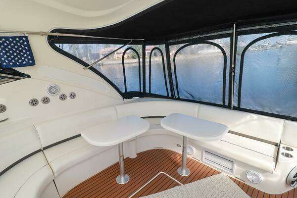 Cruisers 520 Express Yacht For Sale