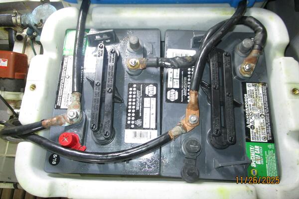 42' Grand Banks battery bank1