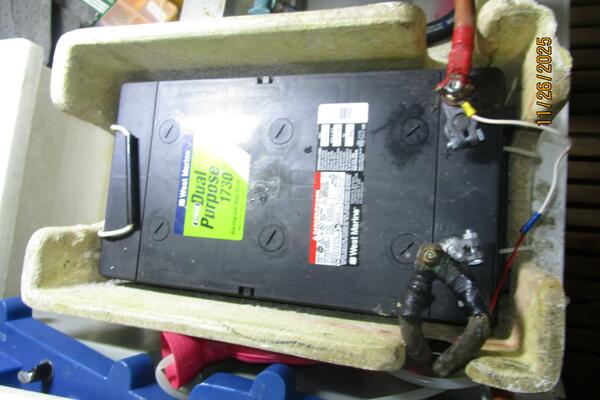 42' Grand Banks battery bank5