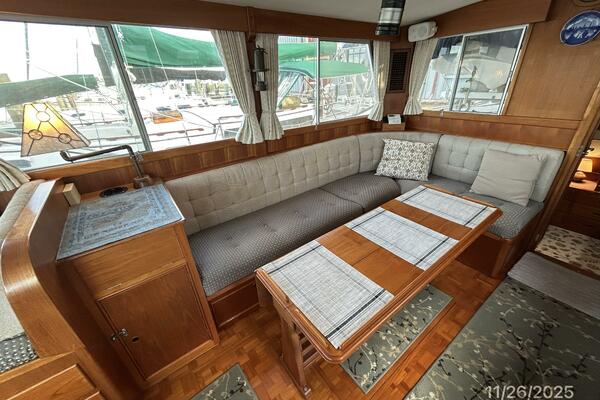 42' Grand Banks salon starboard seating1