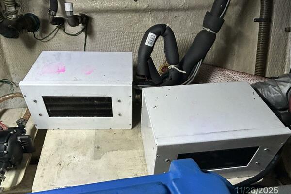 42' Grand Banks refrigeration system