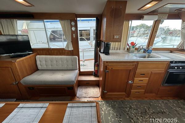 42' Grand Banks salon port