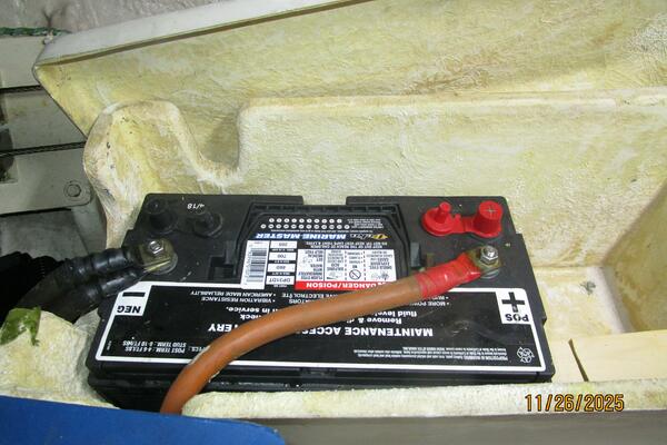 42' Grand Banks battery bank6