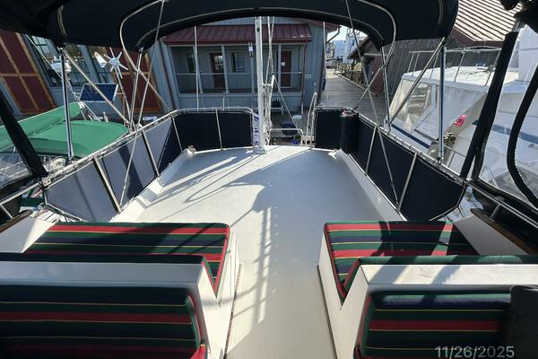 42' Grand Banks flybridge aft