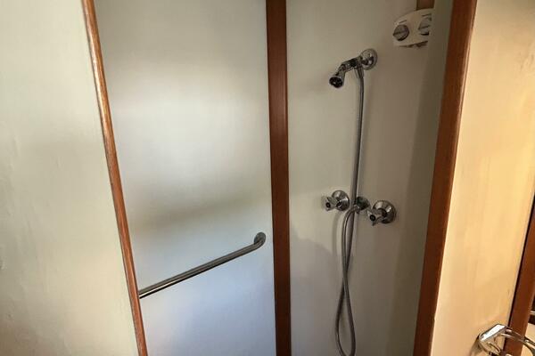 42' Grand Banks master stateroom shower
