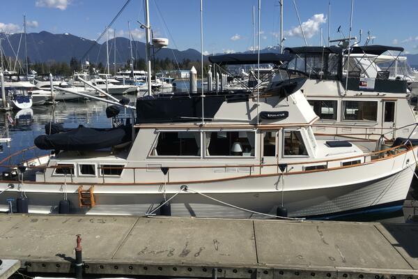 ENDEAVOR 42ft Grand Banks Yacht For Sale