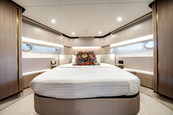 60ft Azimut Yacht For Sale