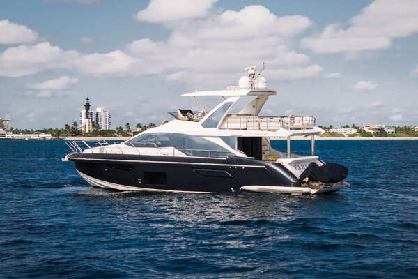 Photo of the 2022 Azimut 60 FLY