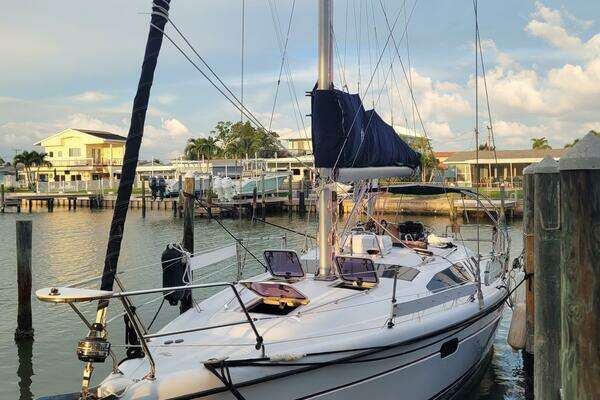 37-ft-Hunter-1997-- Madeira Beach Florida United States  yacht for sale