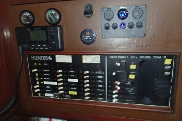 Semper Paratus 37ft Hunter Yacht For Sale