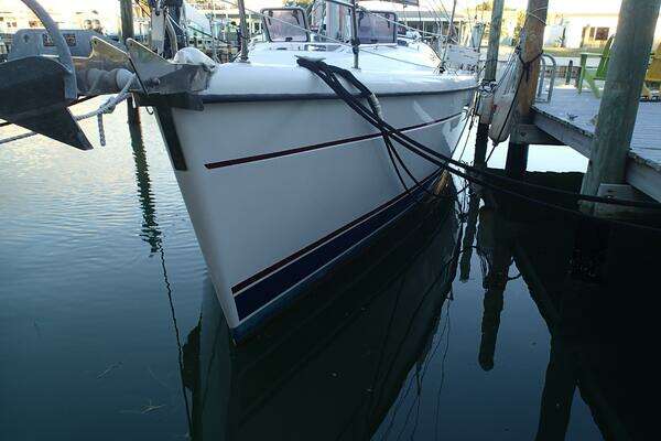 Photo of the 1997 Hunter 376 "Carpe Vinum"